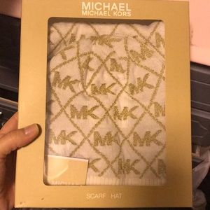 Michael Kors Hat & Scarf Set
